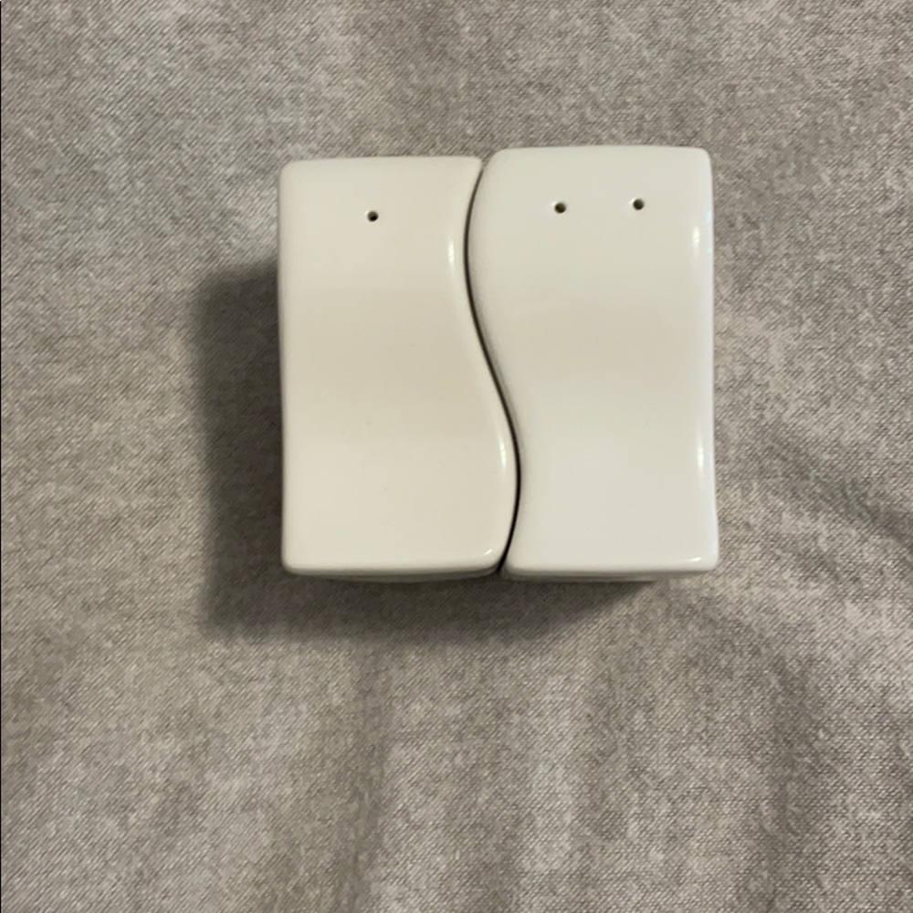 Villeroy & Boch NEW WAVE Salt & Pepper Shakers